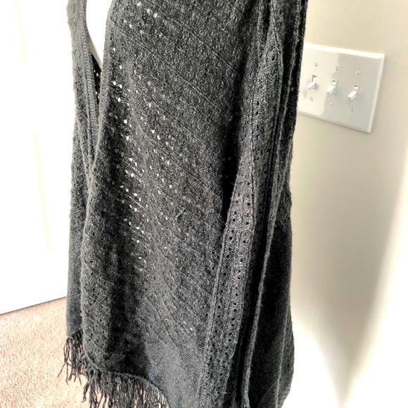 Long Sleeve Poncho/Cape-Like Charcoal Grey Cardigan Sweater - Large - Picture 6 of 13